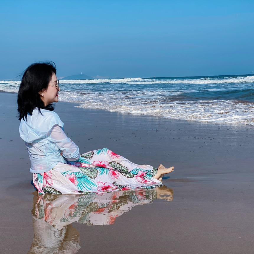 爱笑的眼睛荣荣