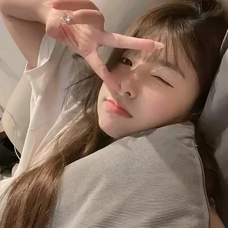 女二.
