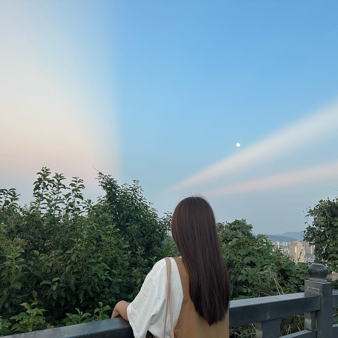 雯.