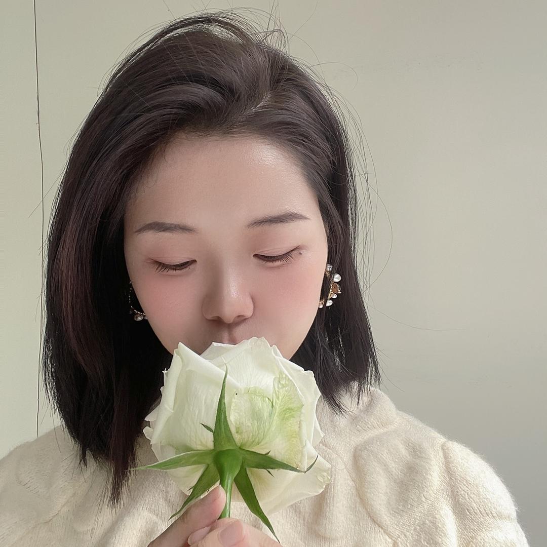 乐山容子木希色女装