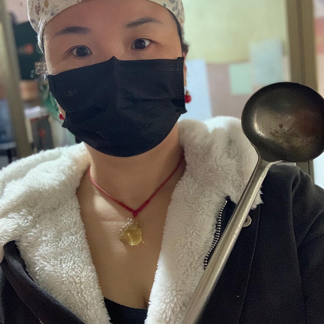 灶台边的阿清嫂