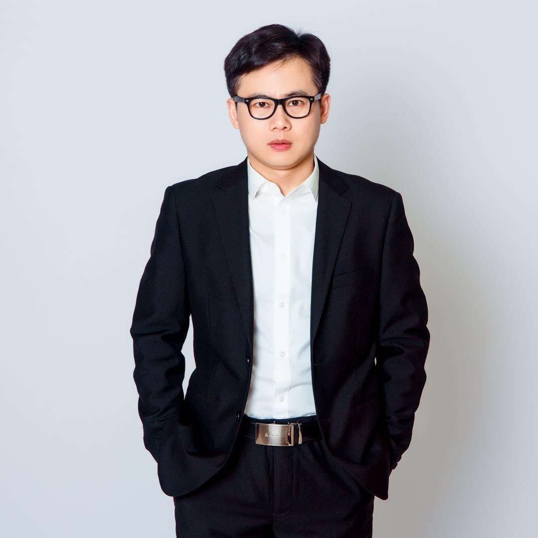 建造师龙炎飞