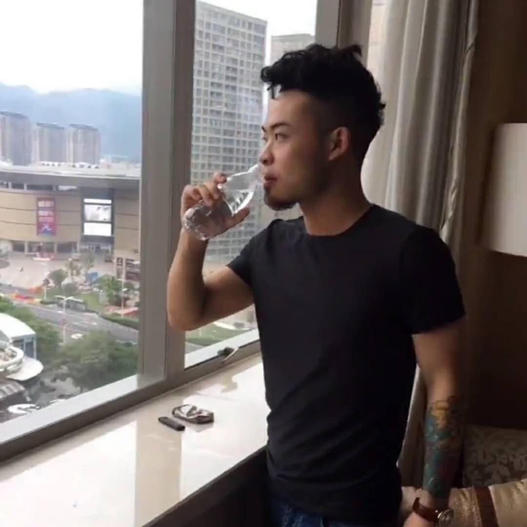 东二哥和他的故事