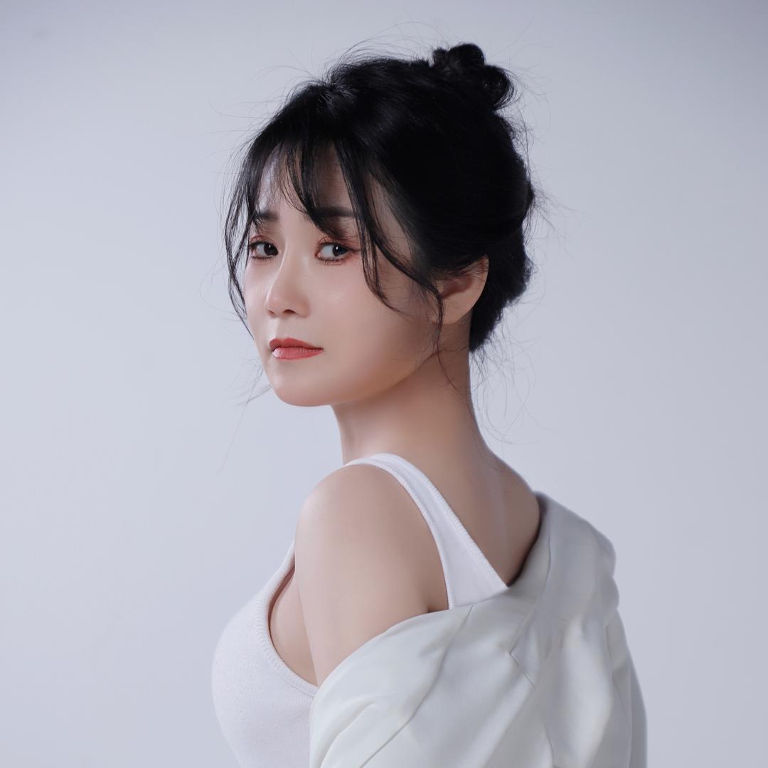 赖冰冰（美术生当体力主播）