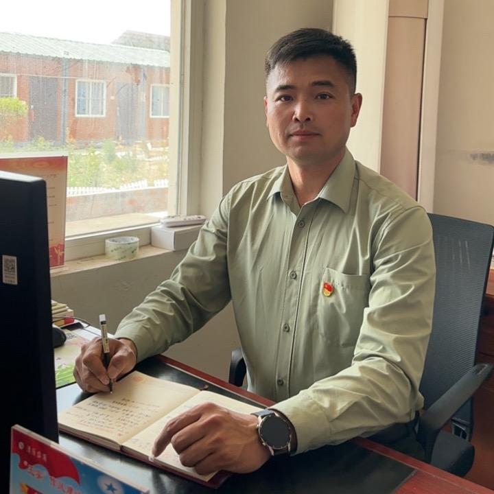 “崮乡”兵支书-公强