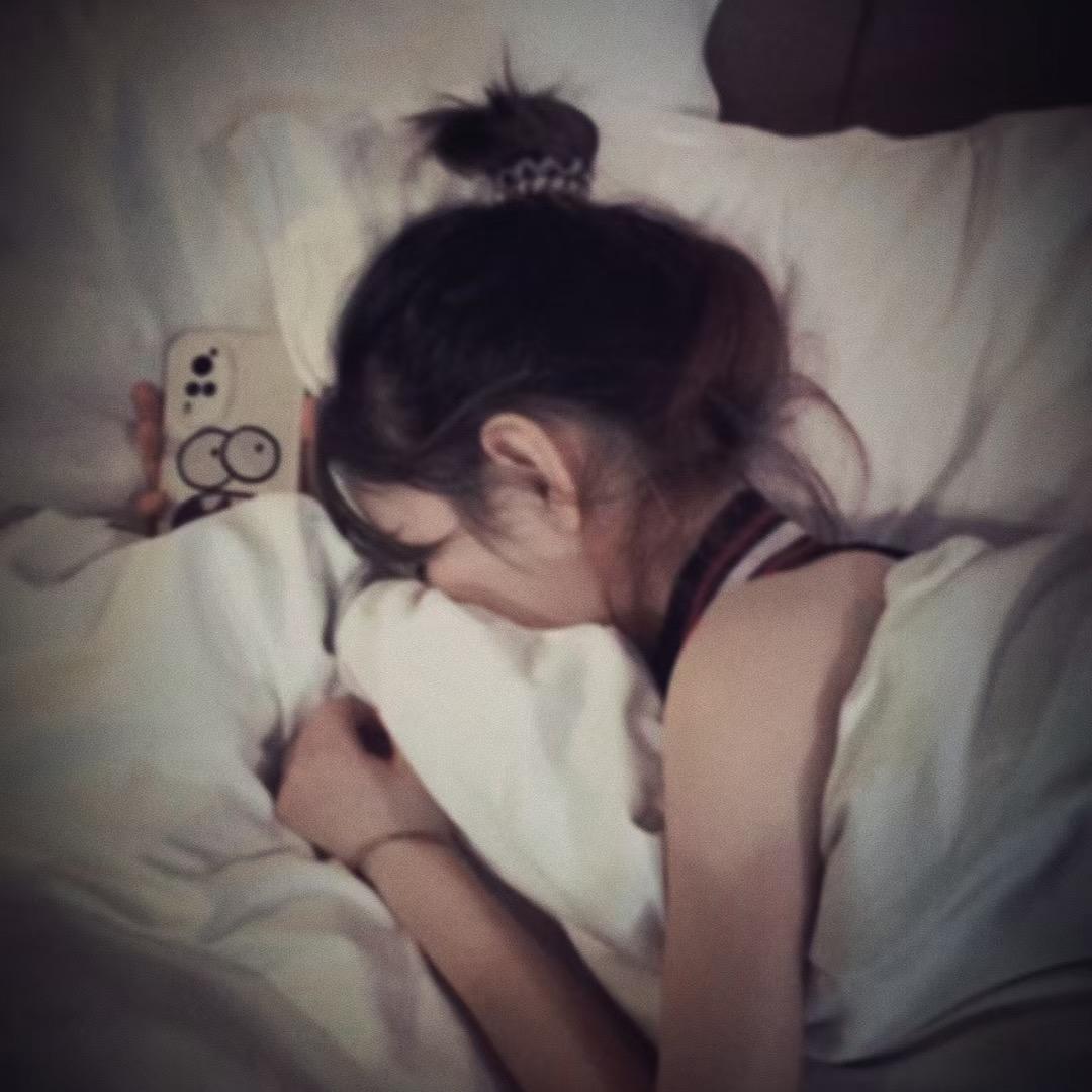 KANG妮.