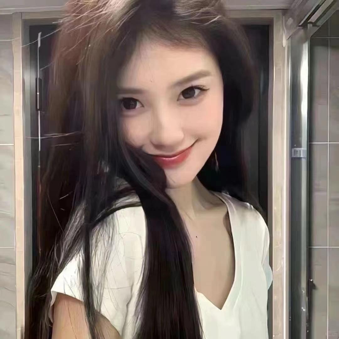 晶晶吃不饱😋