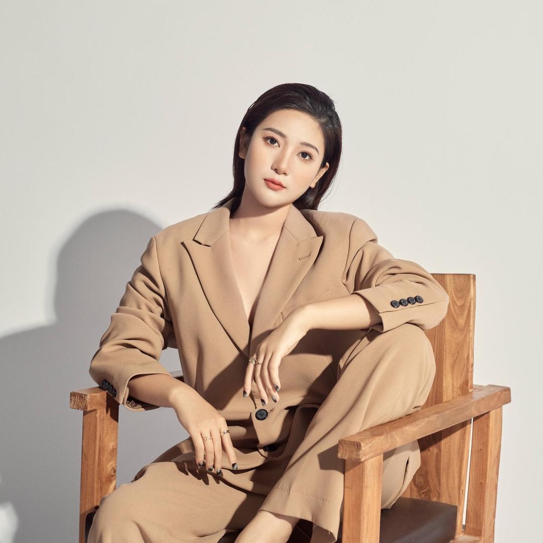做燕教授的希希妈妈