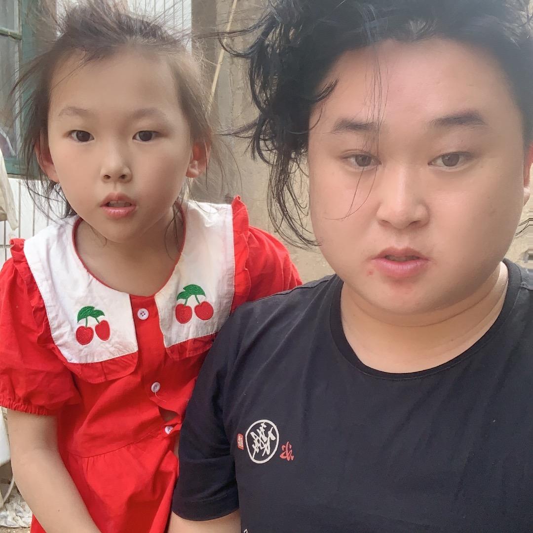 顾大脸和小琪琪