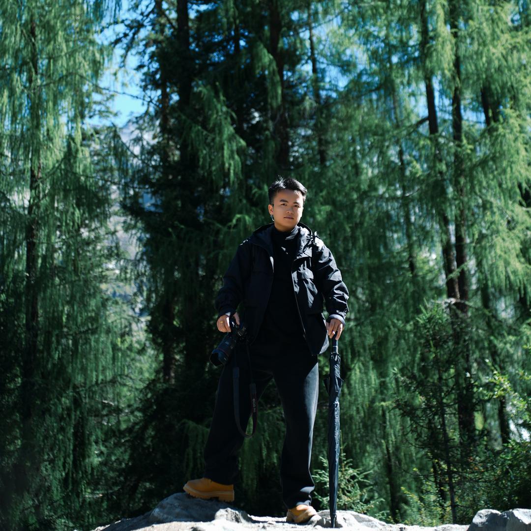 苗寨摄影师小吴阿哥