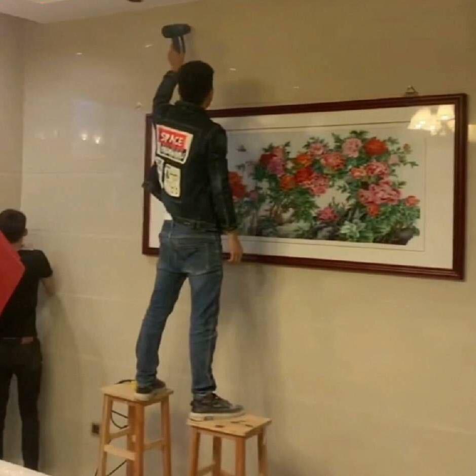 宏发装饰.瓷砖空鼓打钉加固