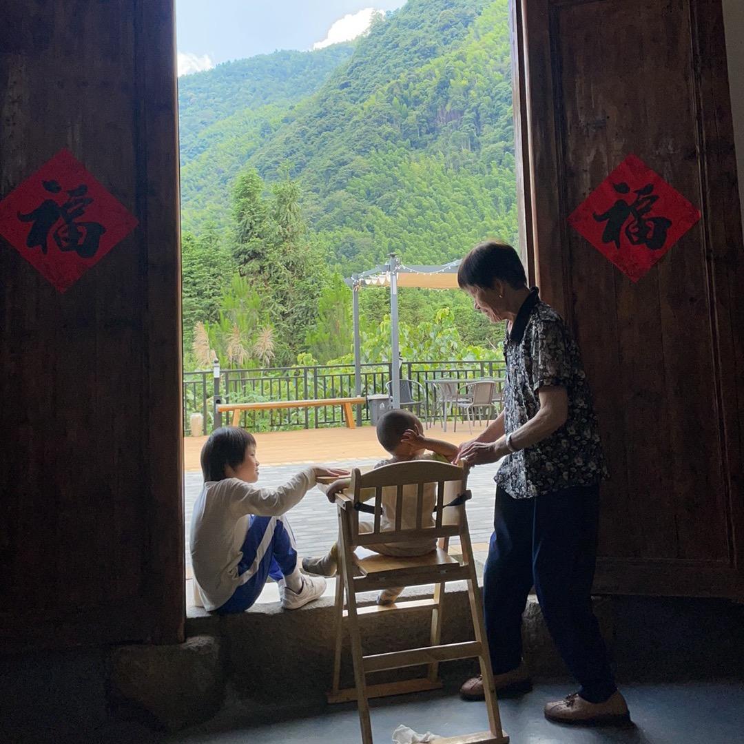 洲洲越越