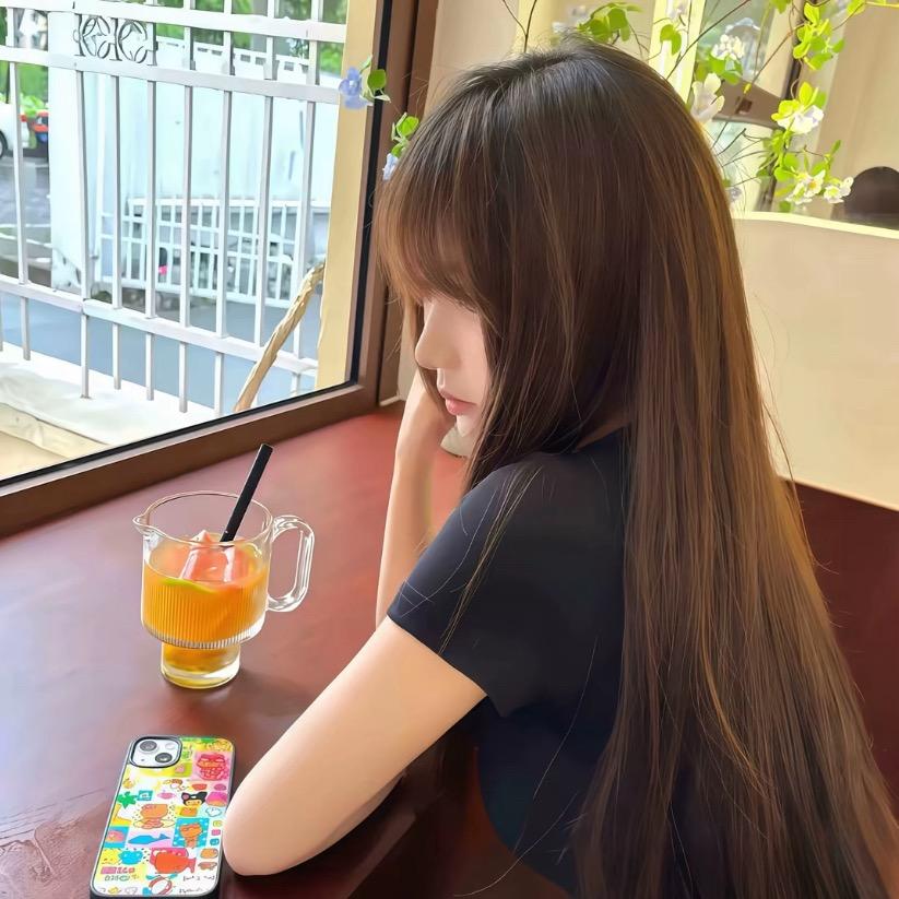 一个很朴素的女孩