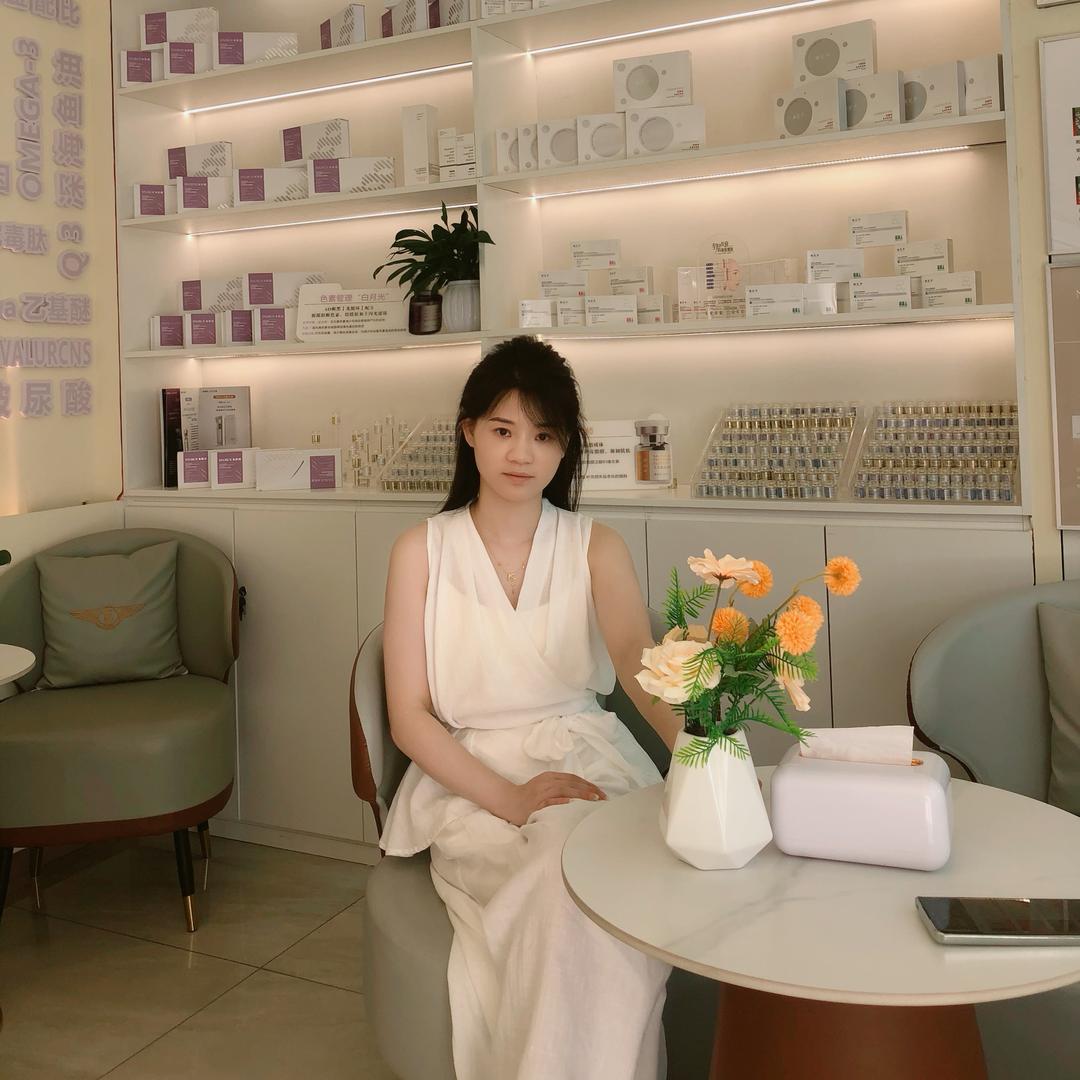 颜轻季水光-鑫玥