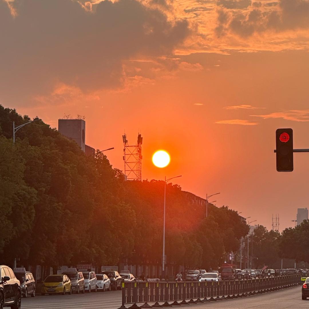 低调逆袭的小丑女