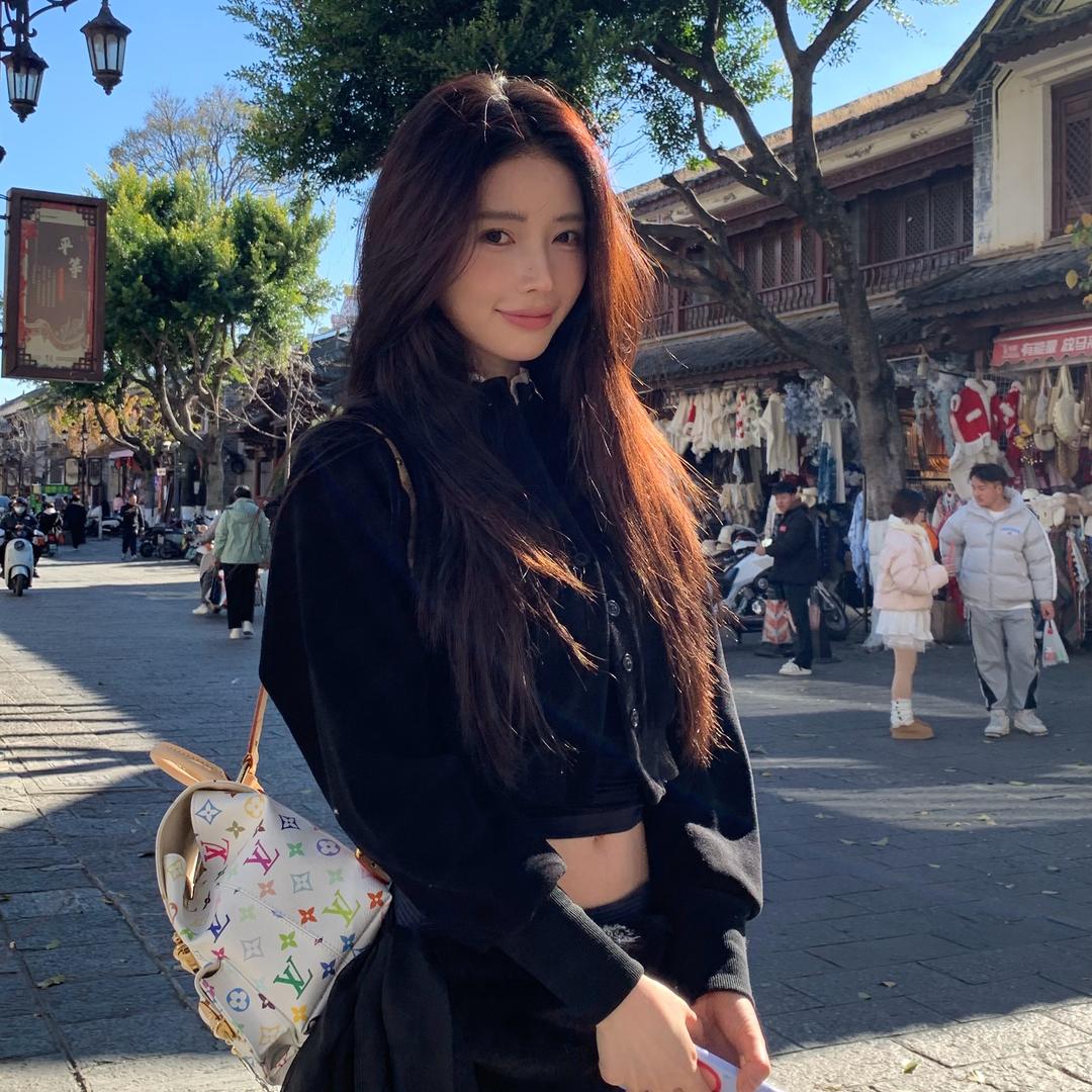 菜菜.