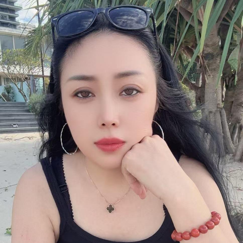 睿姐服装尾货批发
