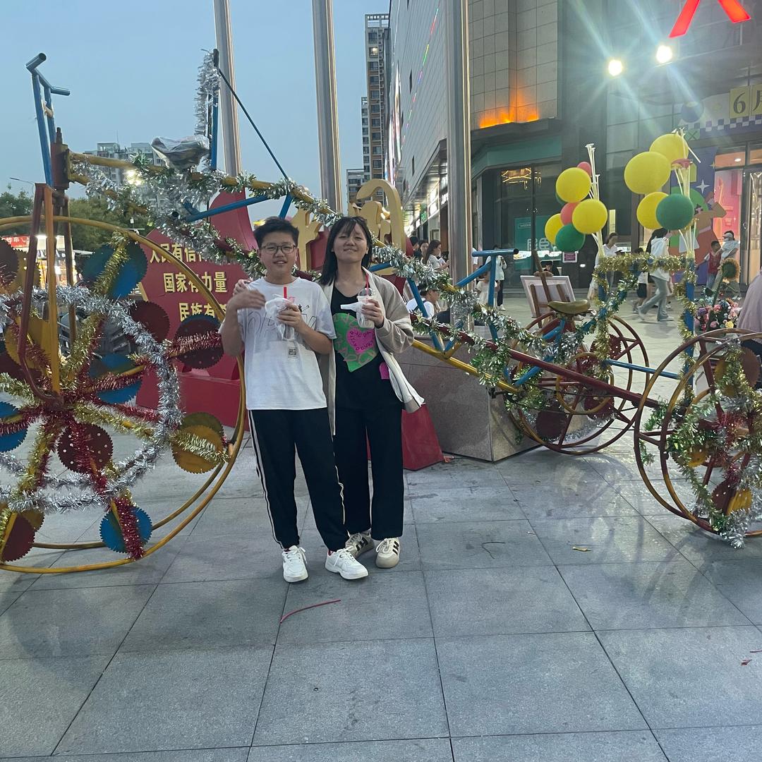 眨眼睛的小太阳