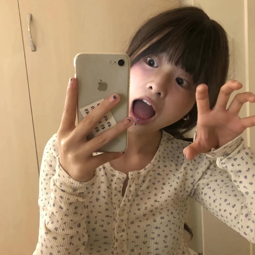 依很烦^