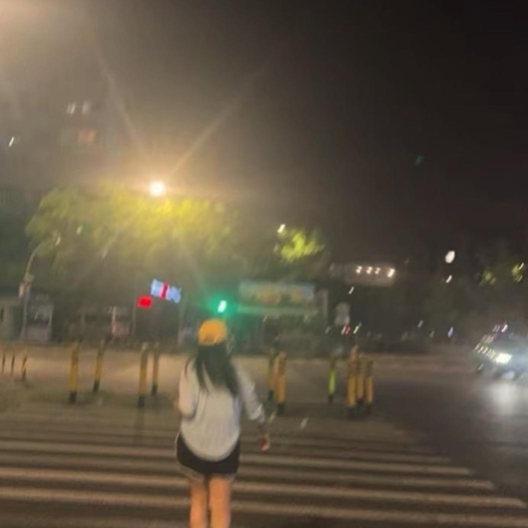 娟 儿 ( 要 快 乐 ) 🙂