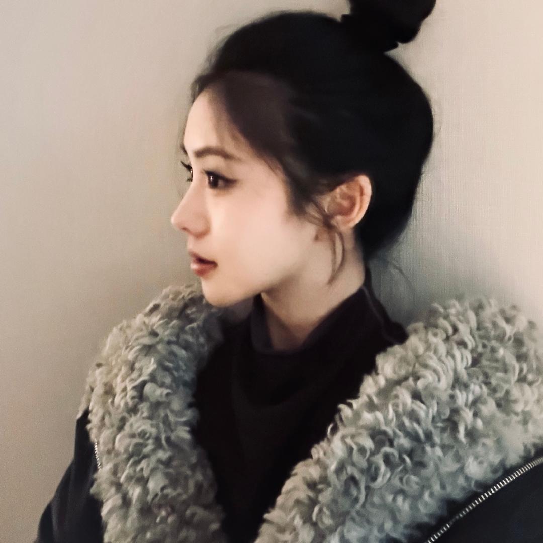 周周头像