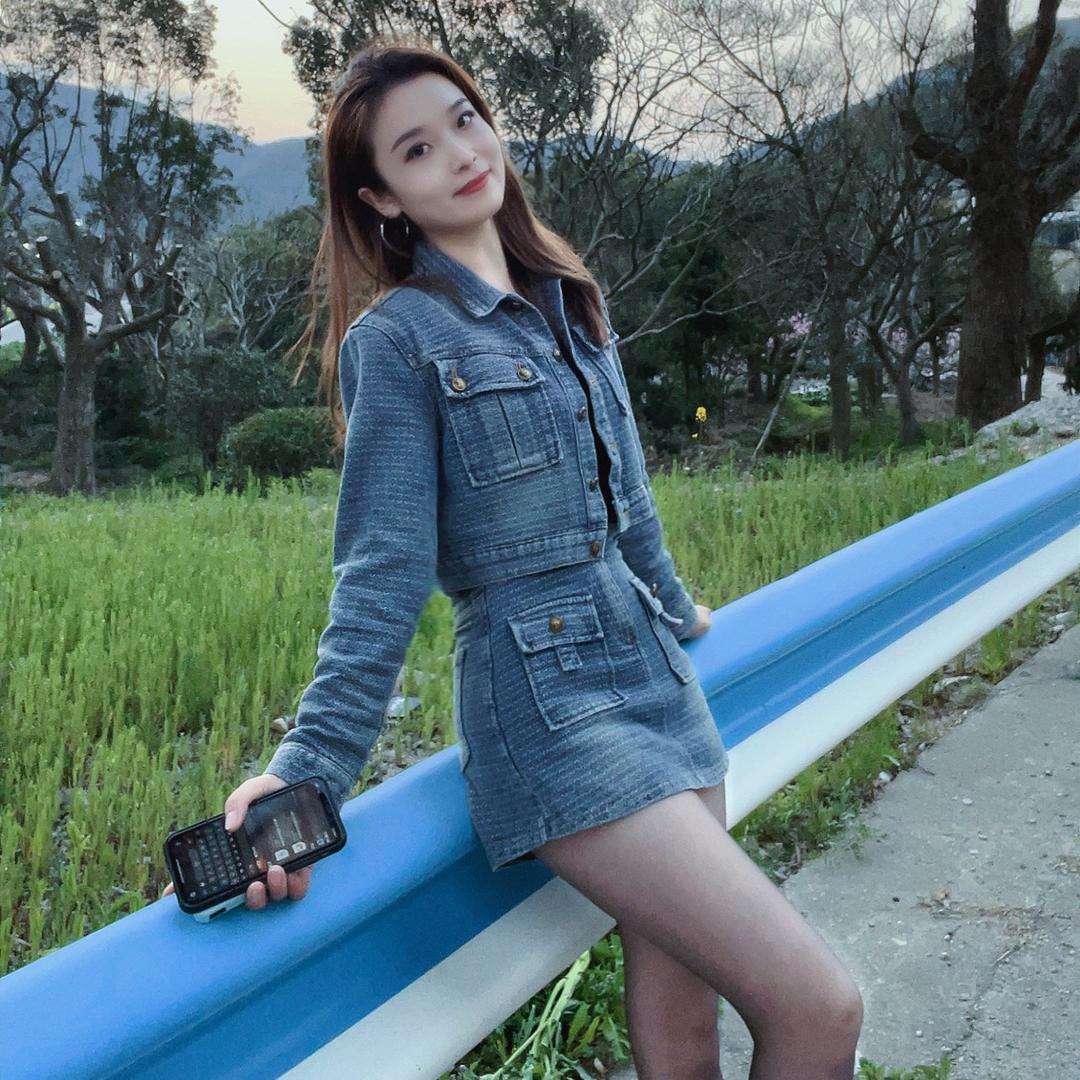 轻舟已过万重山