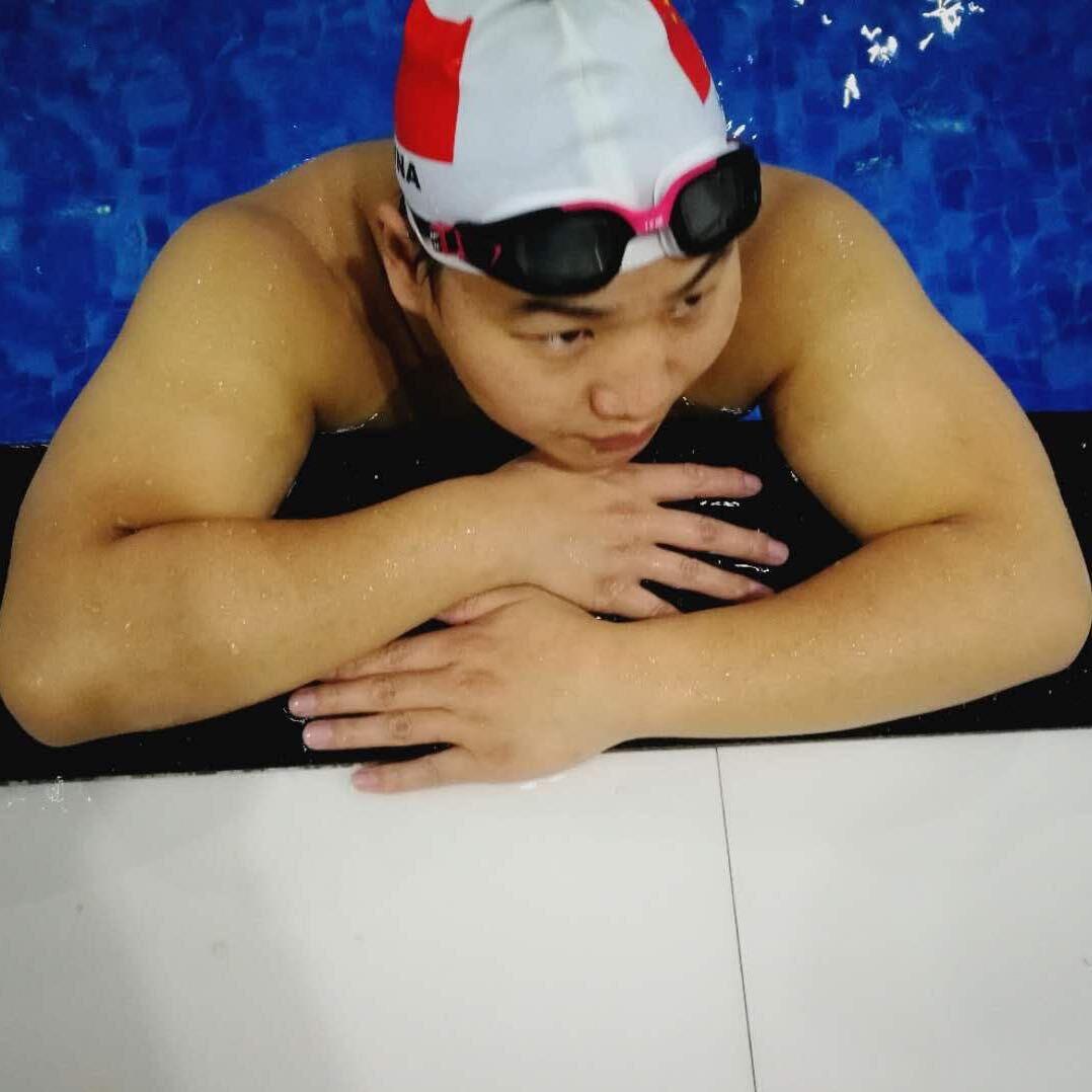 华兴体育游泳馆古教练