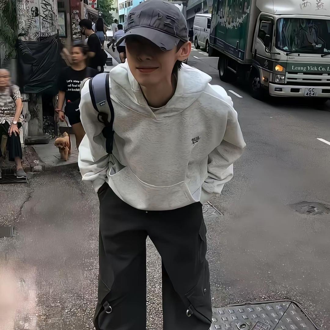Tsuki.