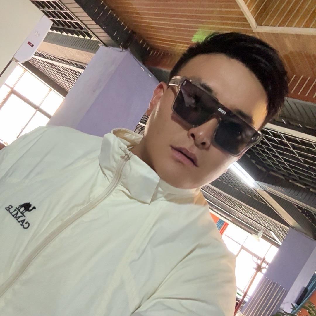 强巴四朗