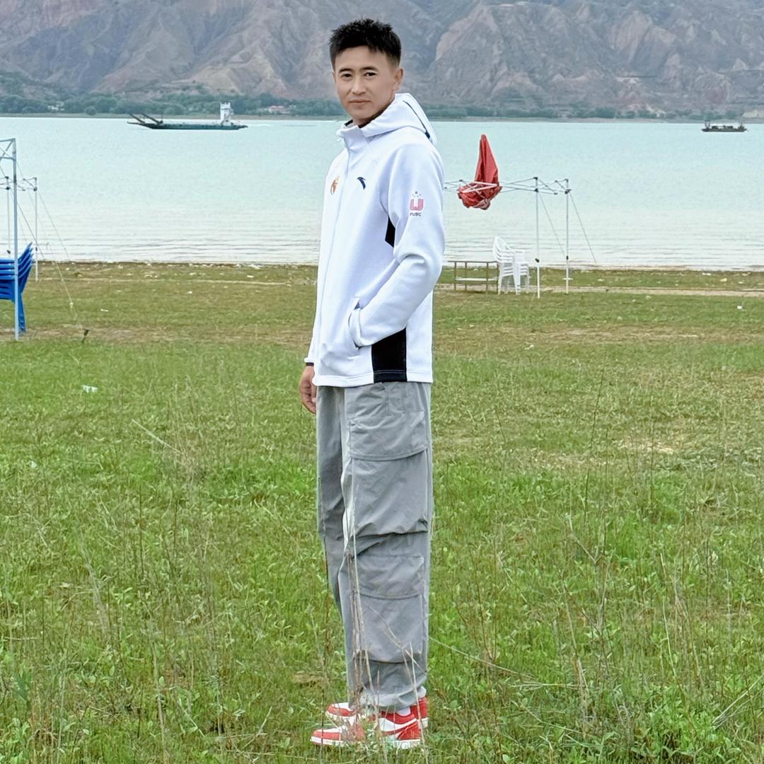 🌼有光的体育老师