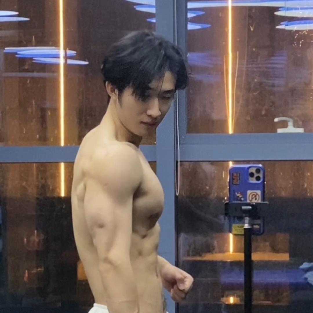 王梓