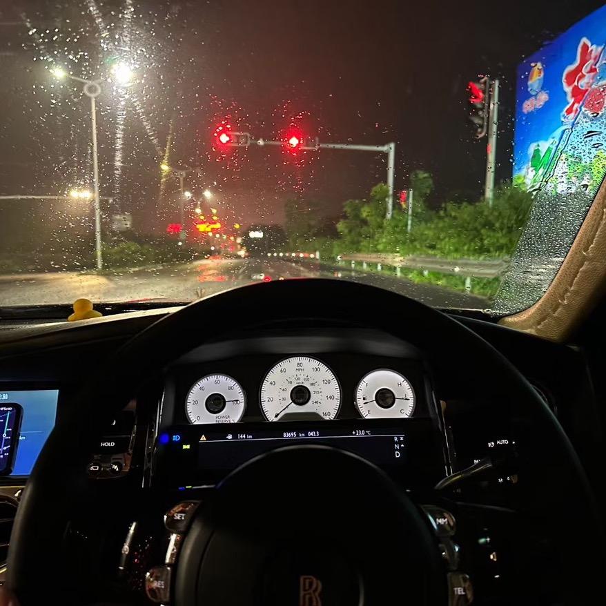 @六缸以下的车不开  　　　　　╲