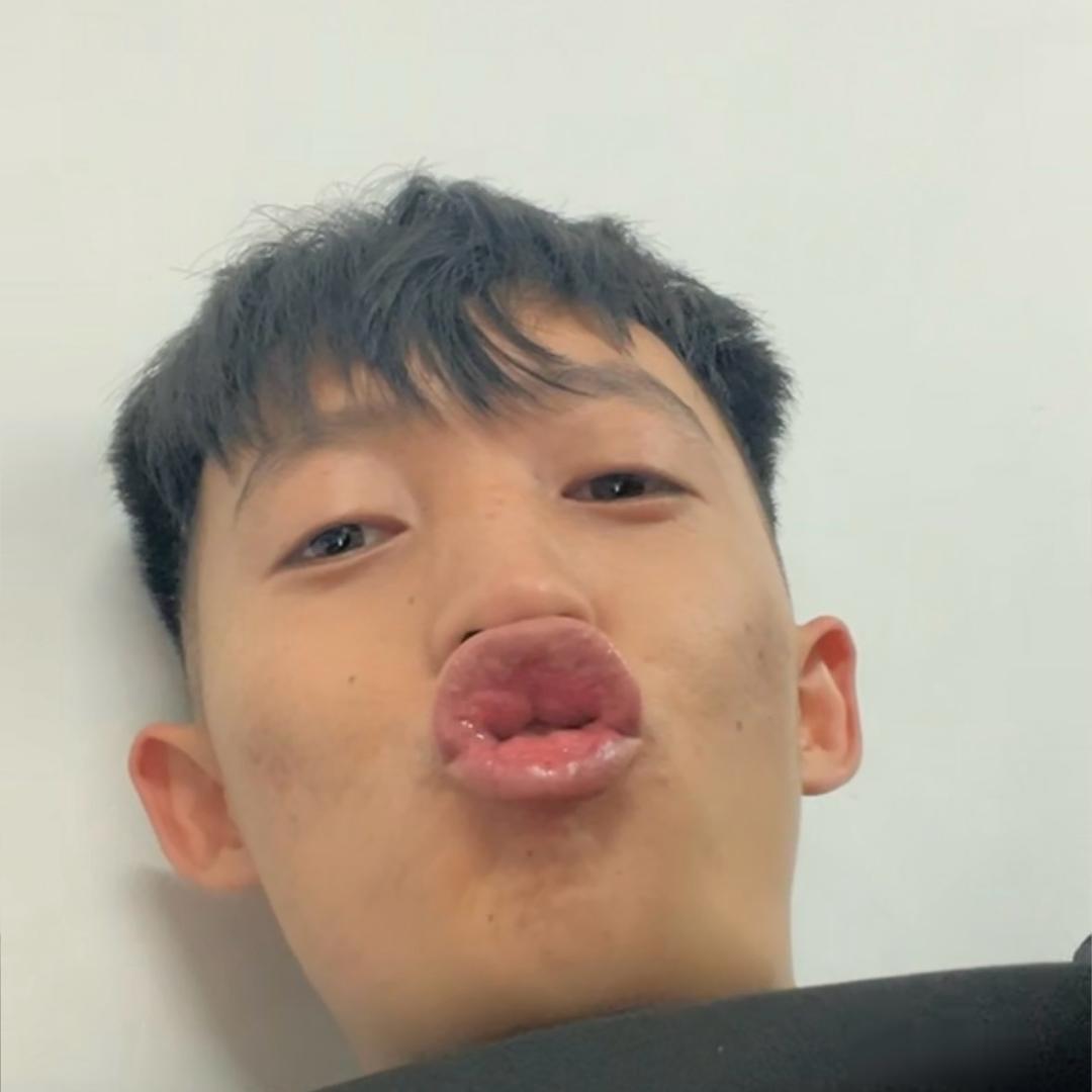 小H