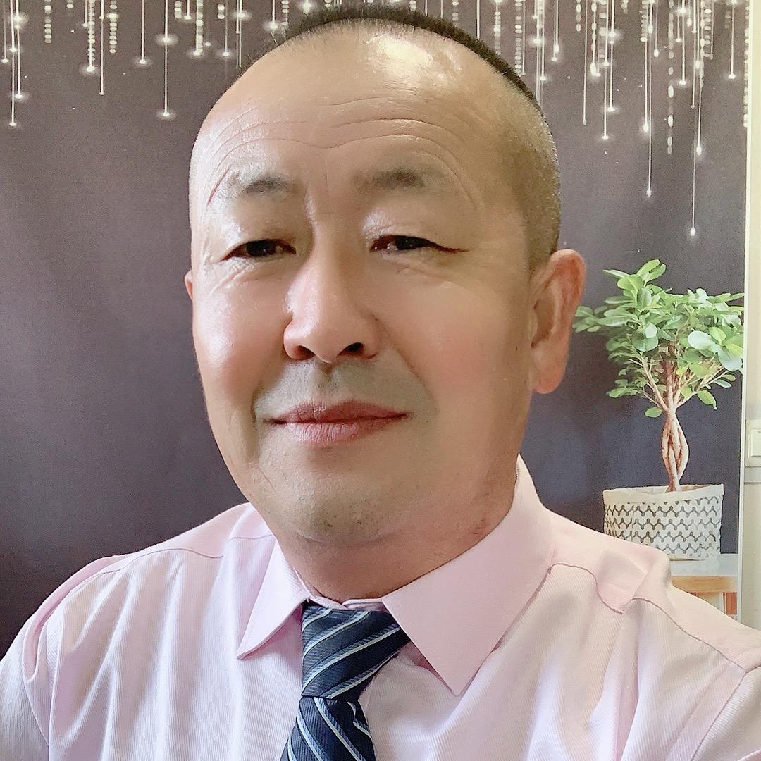 老王哥爱唱歌