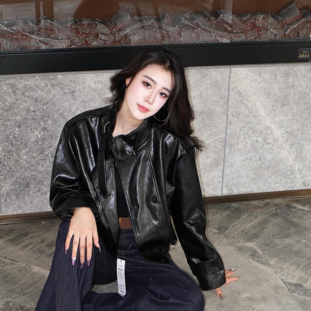 高端商场集合工厂店