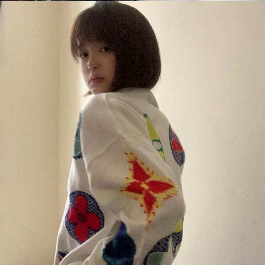 ￴ ￴￴ ￴￴    ￴ ￴ ￴