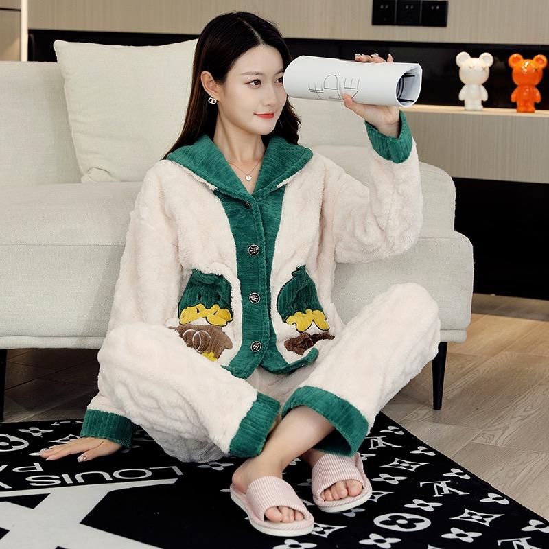 依梦睡衣工厂店