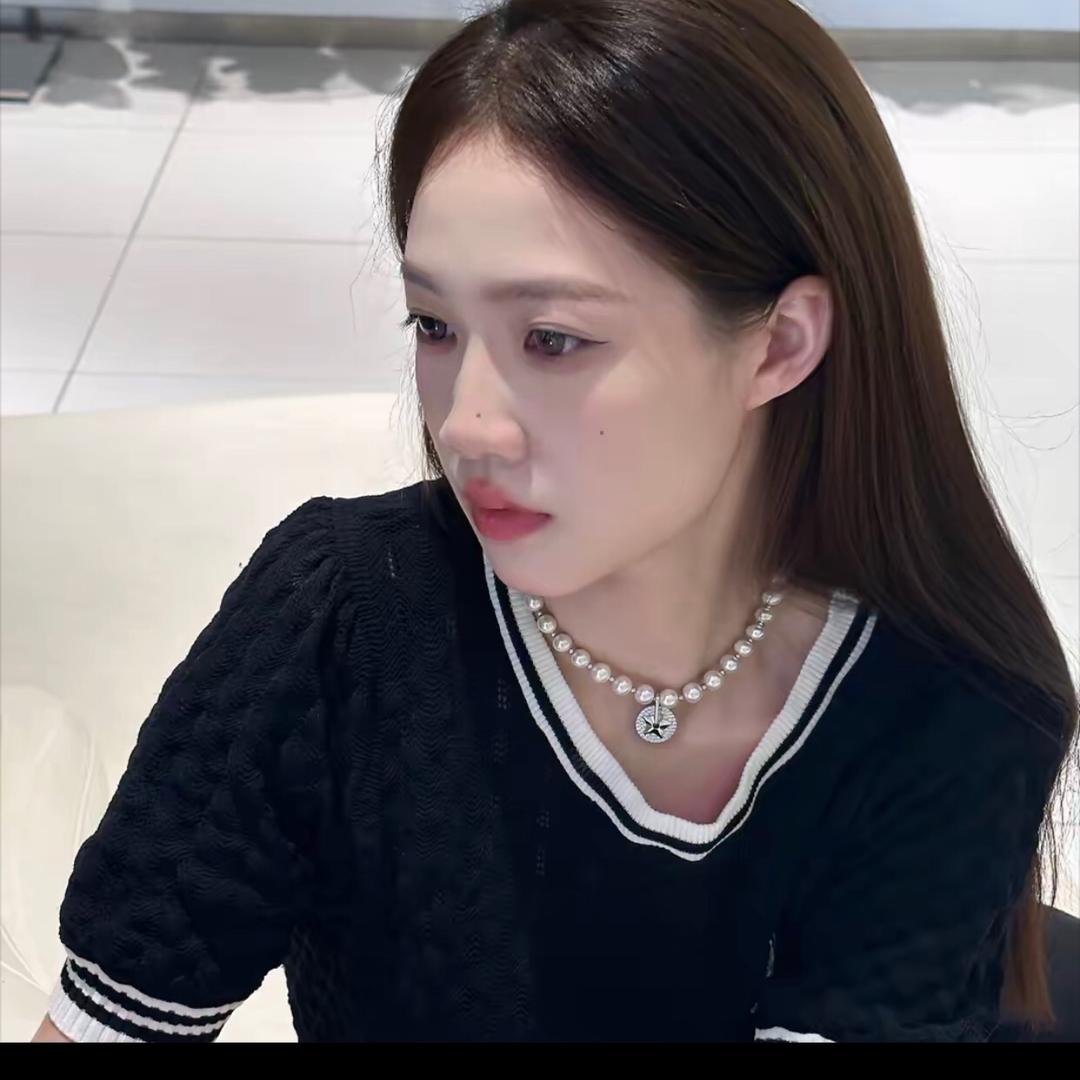 时尚流行穿搭款