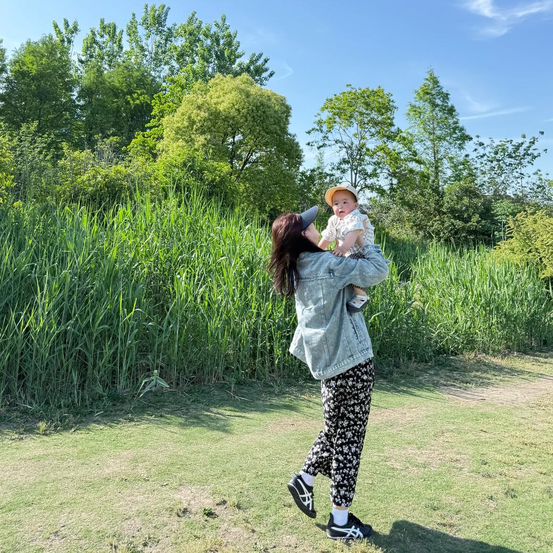 暴富暴瘦平安顺遂马女士