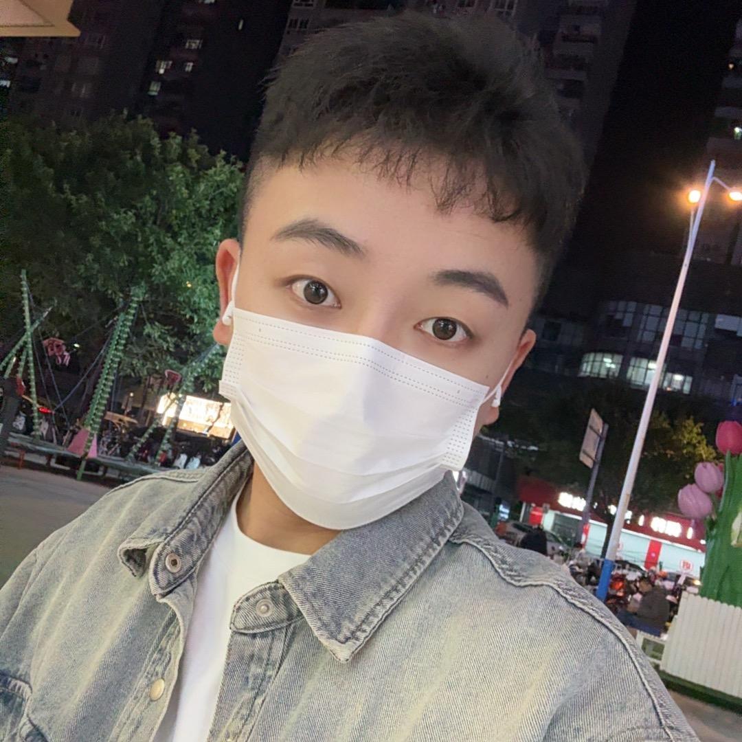 🦎爱拍车的蜥蜴弟弟