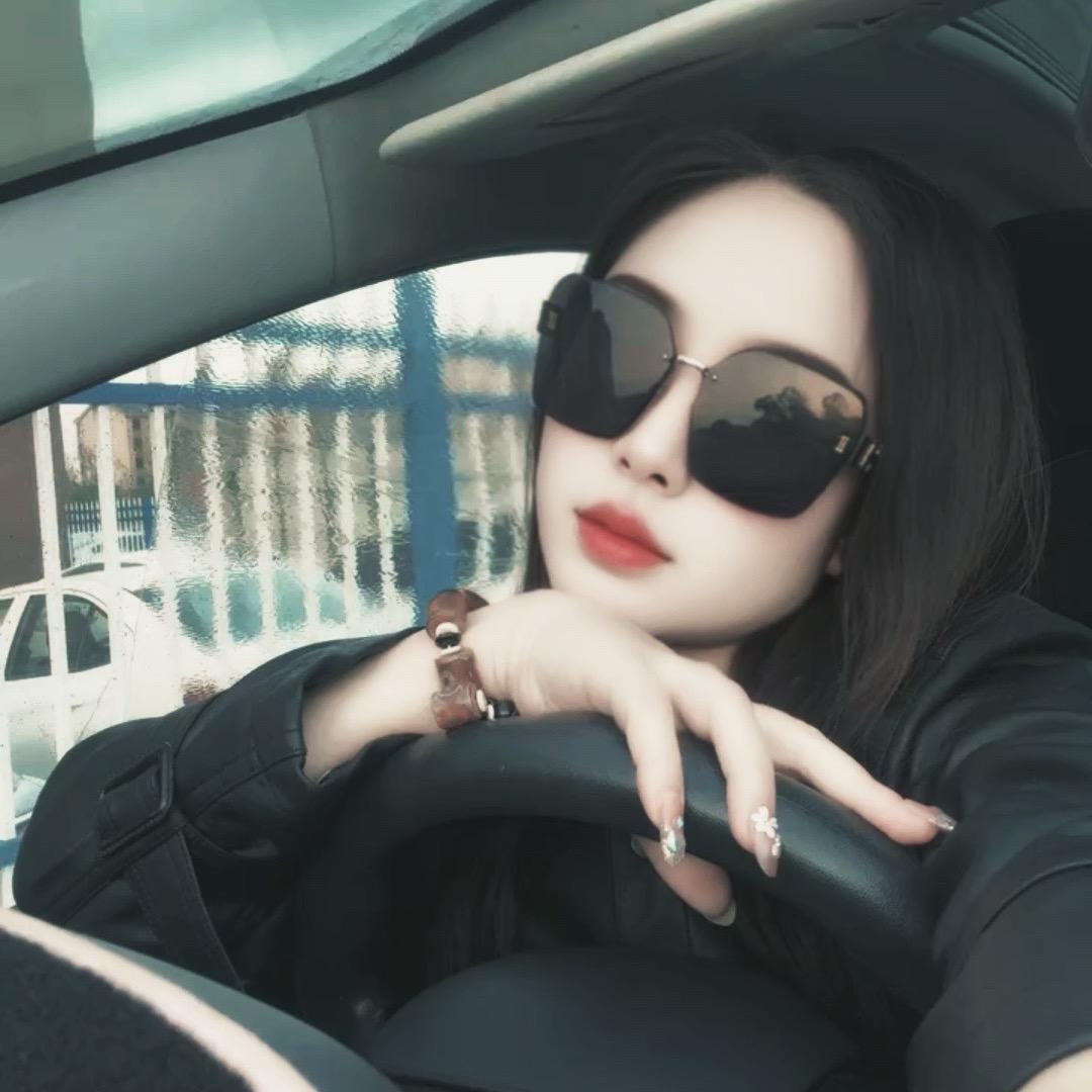 踮脚够糖的崽