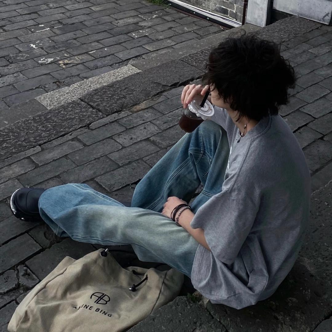 𝑳. 𝐂𝐚𝐭