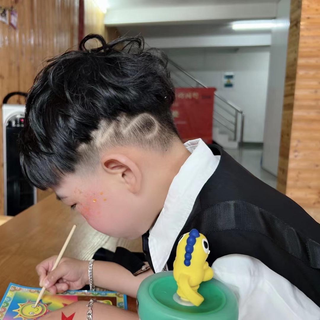 大鱼童装(潮牌批发档口)