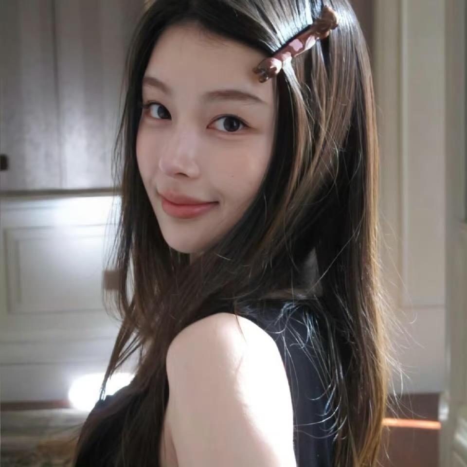 茜