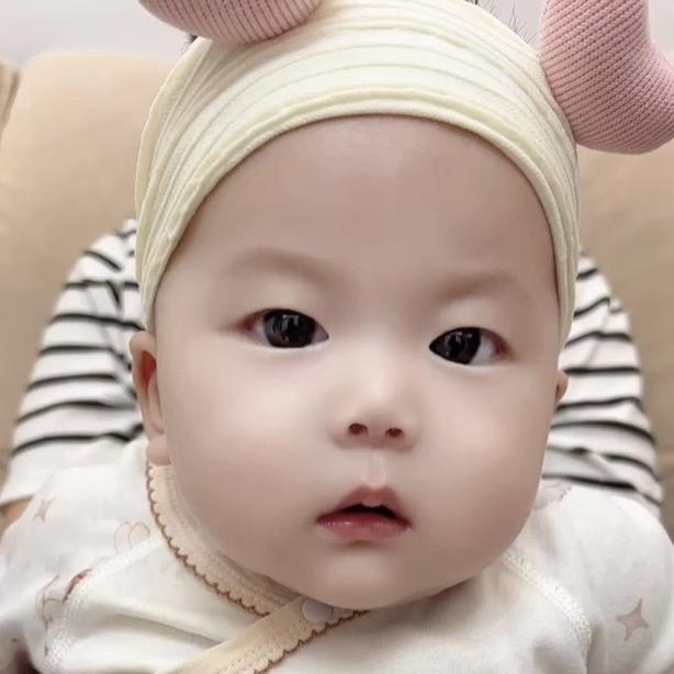 爱唯依童装穿搭