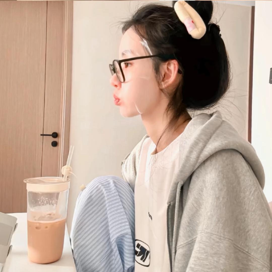 一粥困八天.