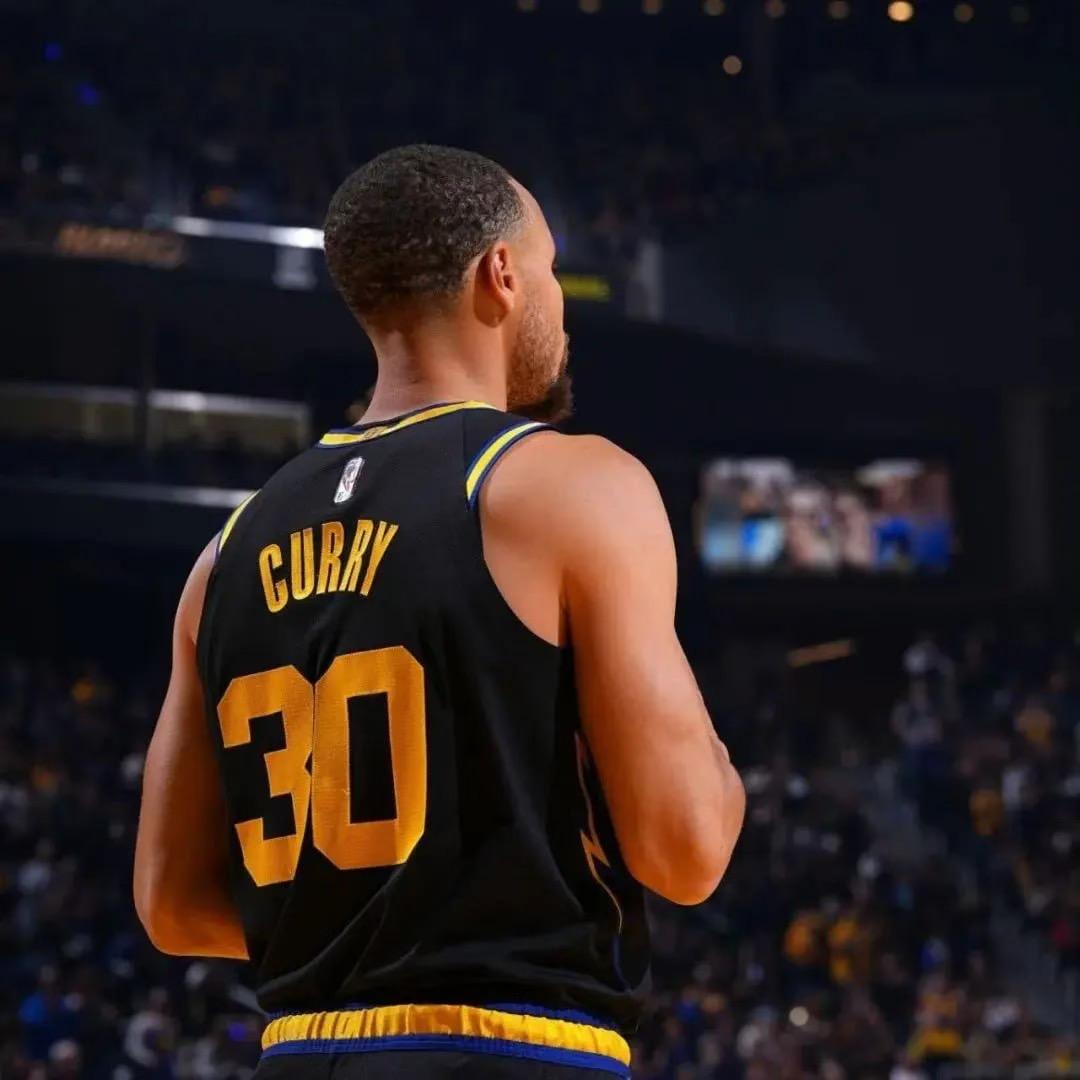 篮球分析师【蜜苹体育】