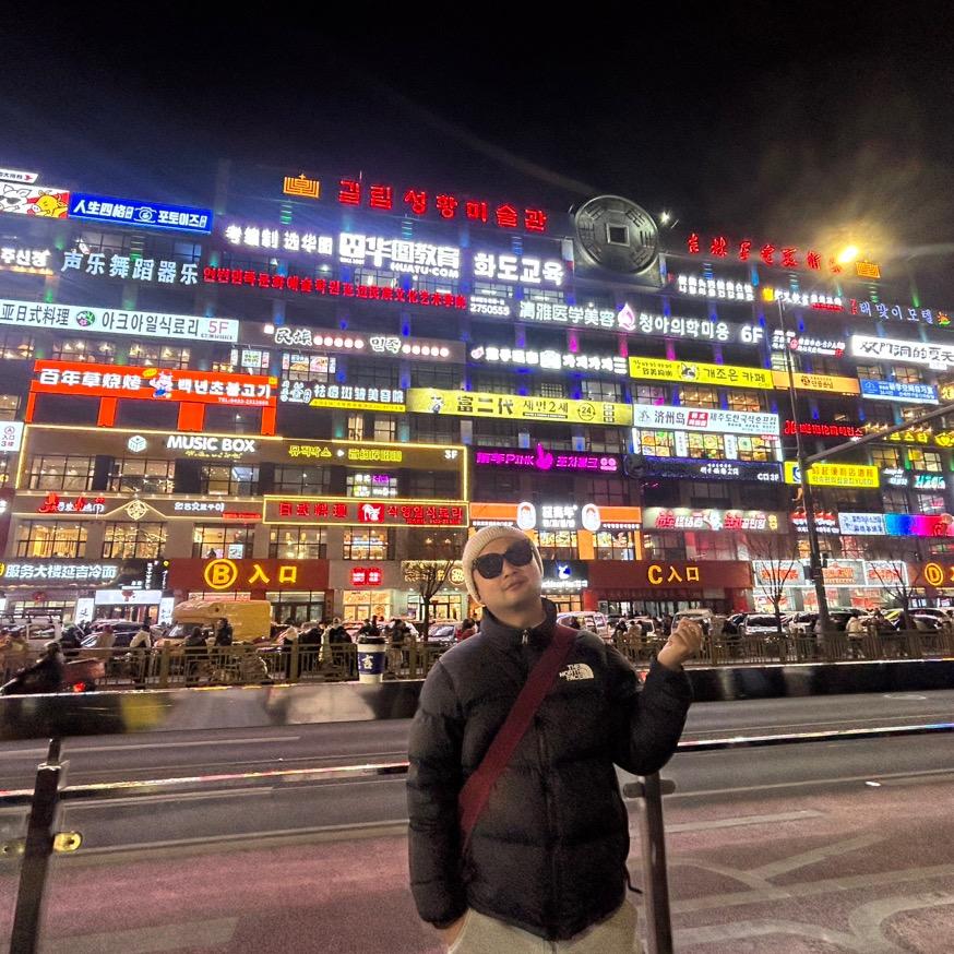 不锈钢玻璃门隔断厂家何旺