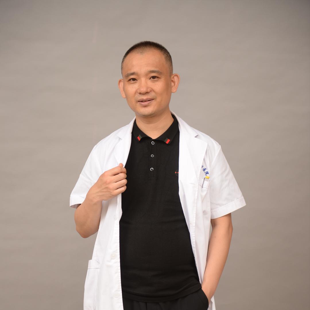 皮肤科医生杨晓宇