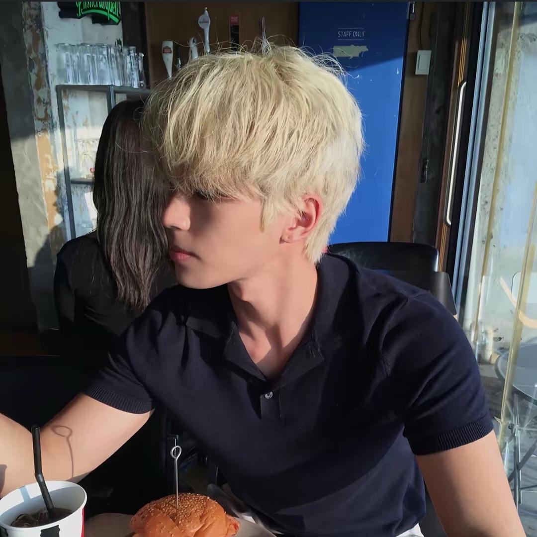 19MAY头像